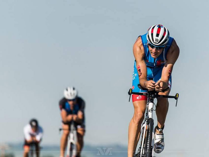 A race over a given distance on bicycles. Ποδηλάτες με στολή. Competitive exercise involving physical effort. Organizations and bodies involved in these activities.